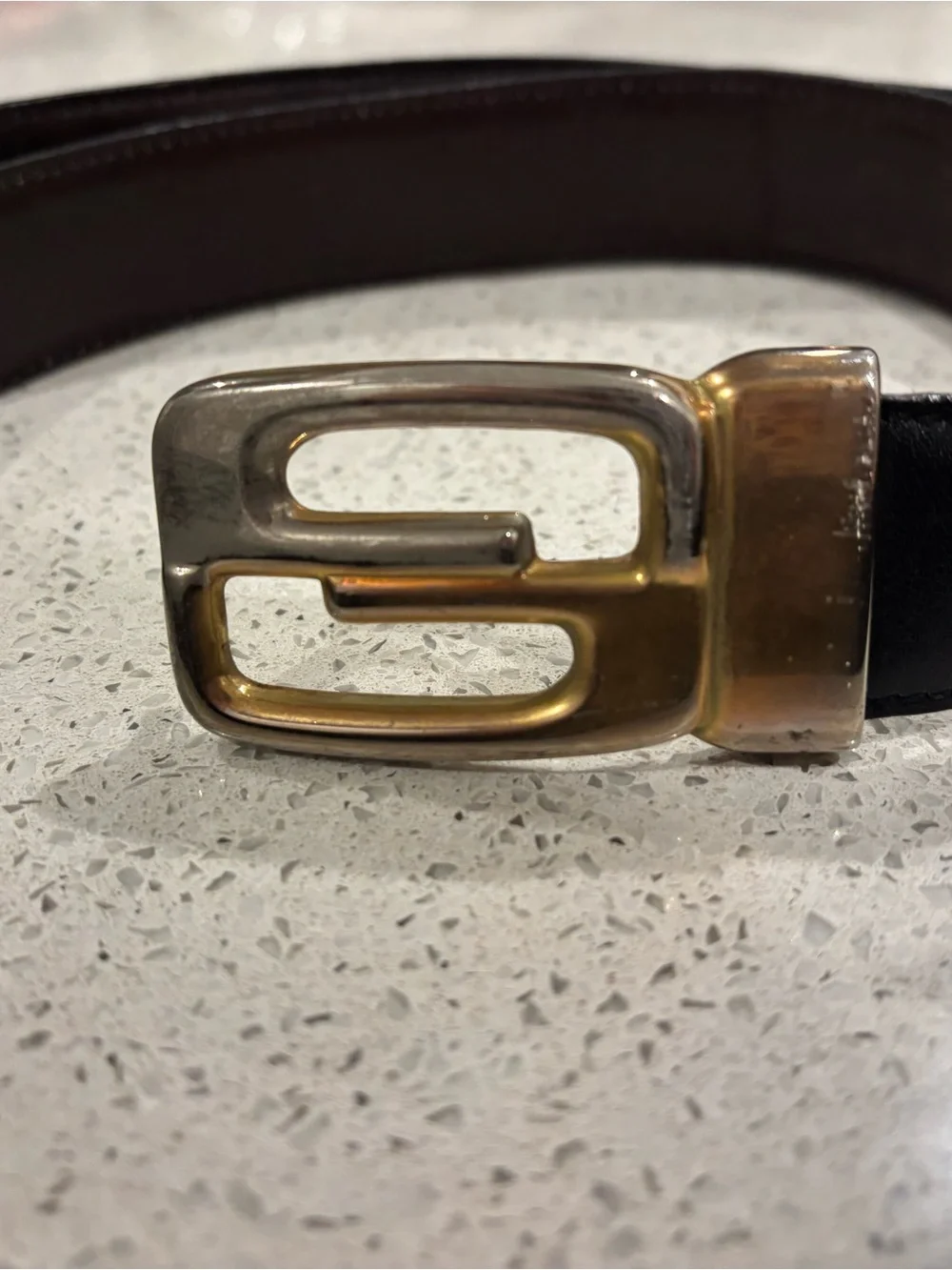 Gucci Black Leather Men's Belt with Gold Buckle - Picture 3 of 7